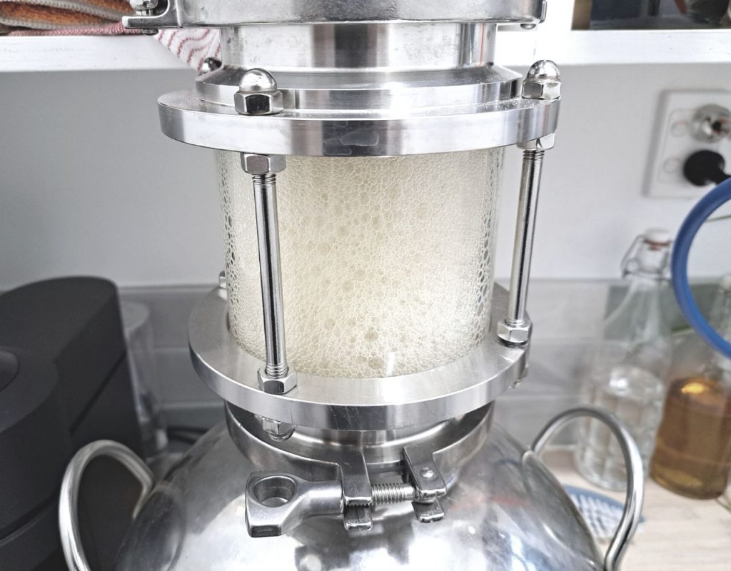 Why Is My Moonshine Cloudy? (How to Fix Cloudy Distillate) 3 Image of DIY Distilling Pot still puking